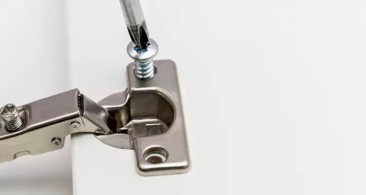 Screen Door Hinge Repair in Country Club, FL