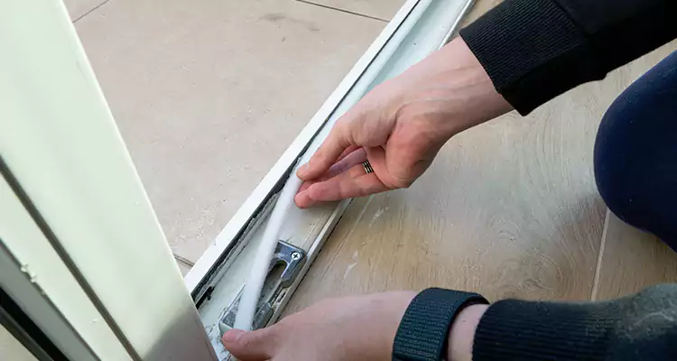 Garage Door Off Track Repair in Country Club, FL