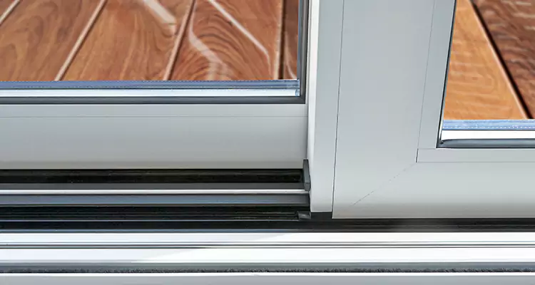 Patio Doors Leaking Water Issue Repair Services in Country Club, FL