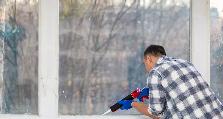Quality Sliding Shower Door Repair for Closing Issues in Country Club, FL