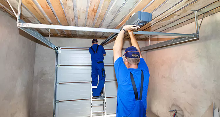 Garage Door Opener Technician in Country Club, FL