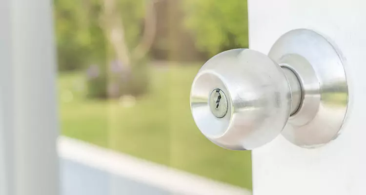 Patio Door Mechanism Jammed in Country Club, FL