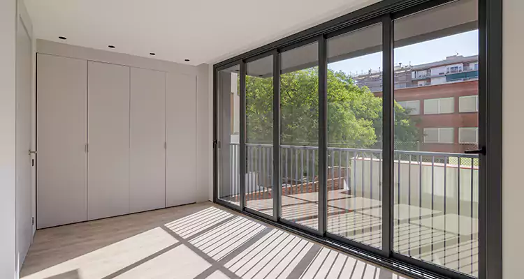Fix Sliding Screen Door Track in Country Club, FL